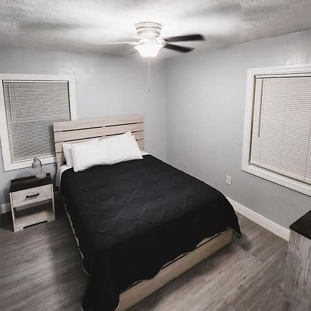 Cozy 3 Bedroom House Near Airport/Raymond Stadium/Downtown. Тампа Екстериор снимка